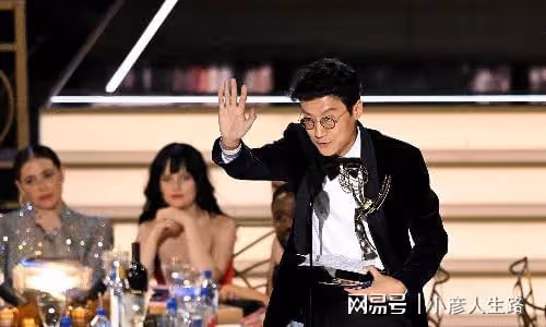 艾美獎得獎名單出爐,李政宰憑魷魚遊戲獲視帝,贊達亞二封視後