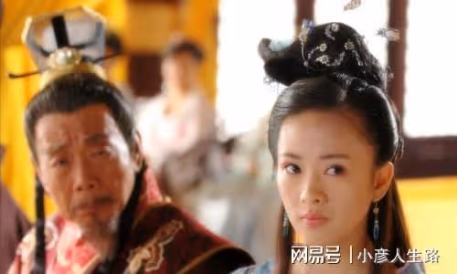 童謠:離開張默後,嫁給大17歲資本大鱷王冉,夫妻情深惹人羨