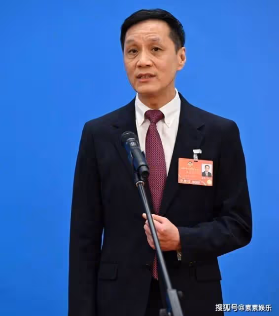 恭喜馮遠征,成為人藝新院長,是人藝有史以來第一位演員院長