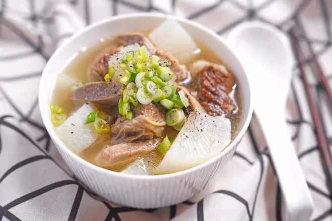 驅寒暖身：蘿蔔燉牛肋排