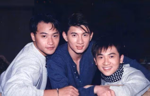 7位被家人「吸血」的明星,別人的父母是天使,他們的是吸血鬼