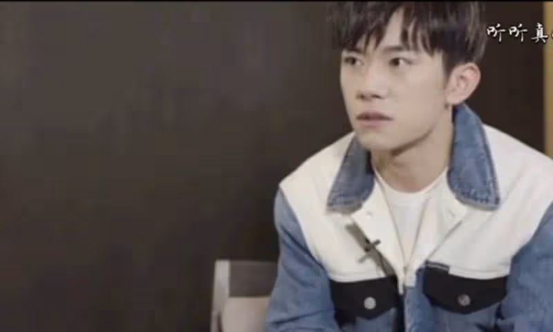 易烊千璽談站在二十幾歲，張子楓5歲北漂，00後的生活是真空的嗎？