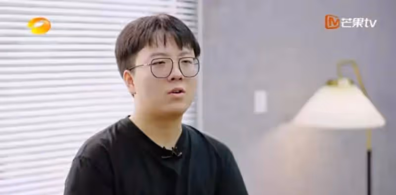 易烊千璽談站在二十幾歲,張子楓5歲北漂,00後的生活是真空的嗎?