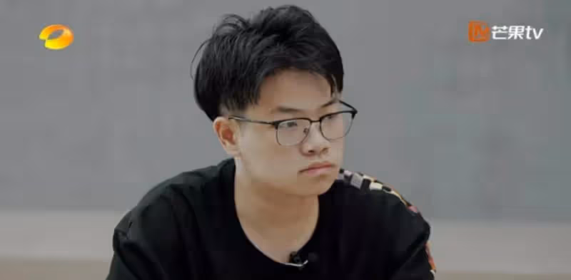 易烊千璽談站在二十幾歲,張子楓5歲北漂,00後的生活是真空的嗎?