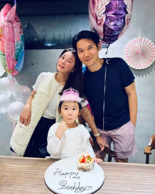 陳怡蓉為4歲女兒慶生！一家三口合影曝光，愛女像極了醫生老公