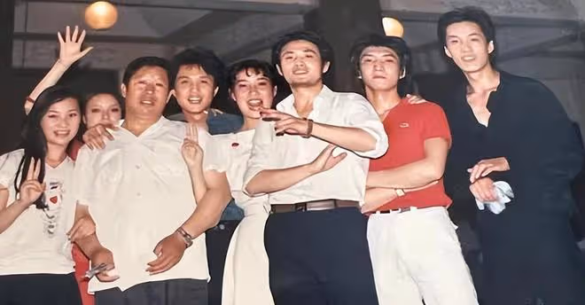 馮遠征:從「拉鏈工人」熬成「北京人藝院長」,他是怎麼逆襲的?