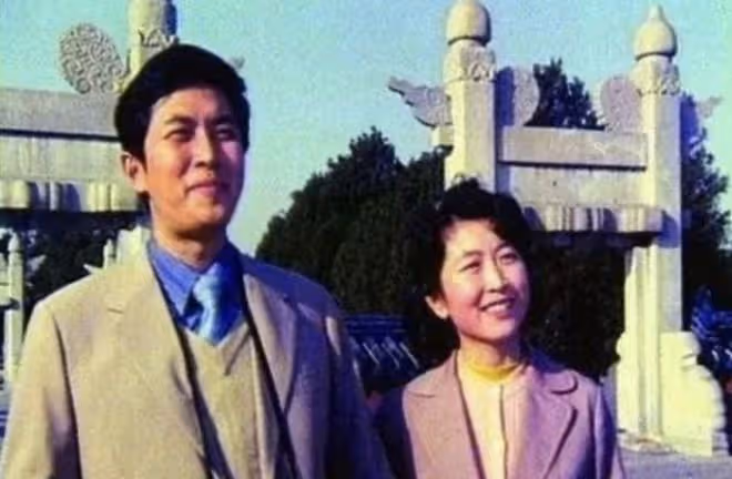 7位被拋棄的「明星糟糠妻」,個個賢良淑德,卻把青春喂了狗