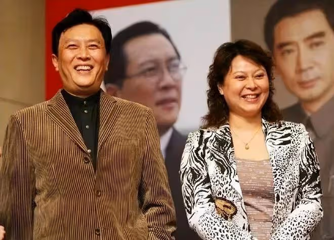 7位被拋棄的「明星糟糠妻」,個個賢良淑德,卻把青春喂了狗