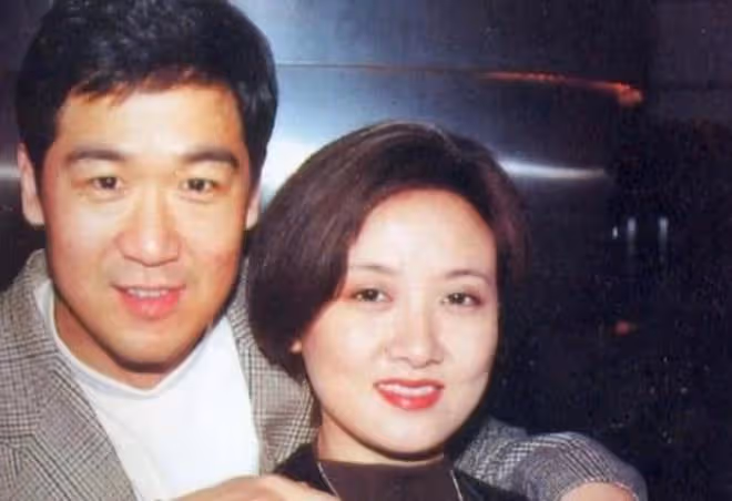 7位被拋棄的「明星糟糠妻」,個個賢良淑德,卻把青春喂了狗