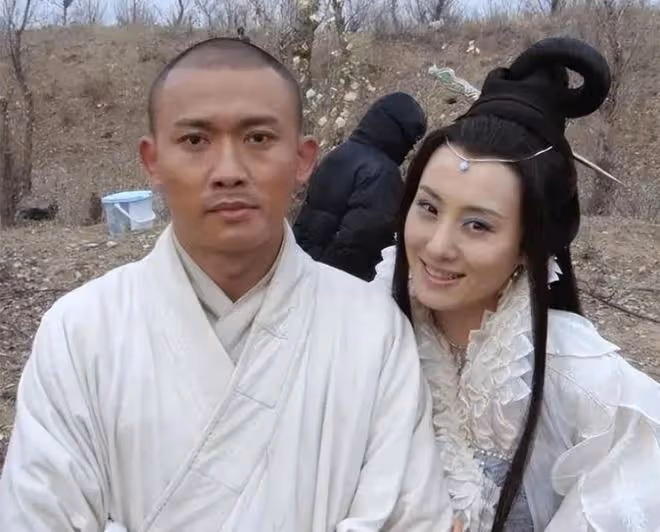 7位被拋棄的「明星糟糠妻」,個個賢良淑德,卻把青春喂了狗