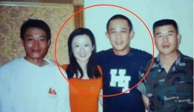 7位被拋棄的「明星糟糠妻」,個個賢良淑德,卻把青春喂了狗