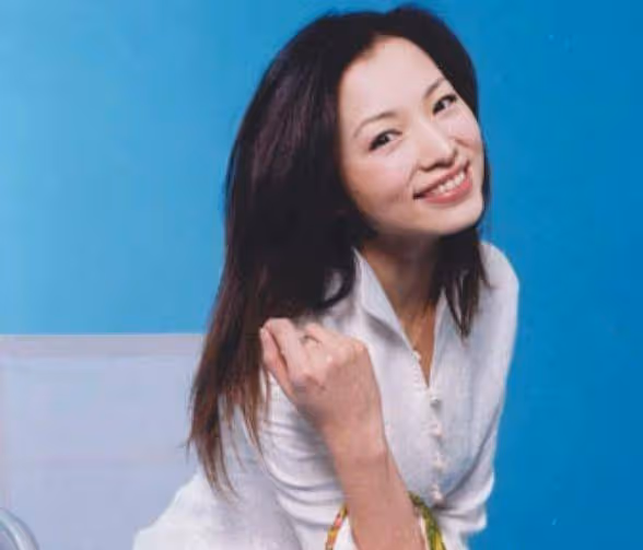 他主持過春晚與董卿相戀,曾經很是輝煌,如今56歲風光不再了