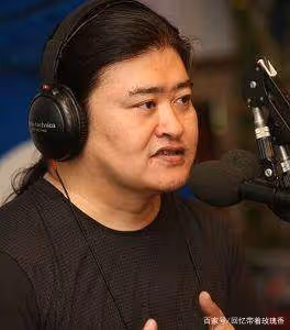劉歡妻子長相曝光,長相一言難盡,卻被劉歡獨寵了32年