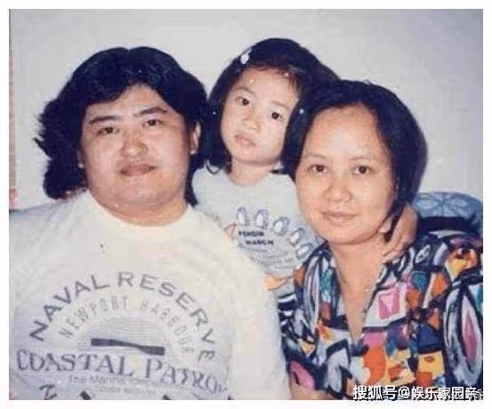 劉歡妻子長相曝光,長相一言難盡,卻被劉歡獨寵了32年
