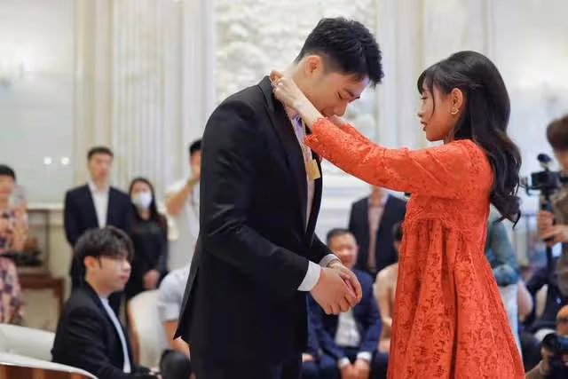 豪門聯姻!特步公主與七匹狼公子訂婚,女方爸爸喊話事業多扶持