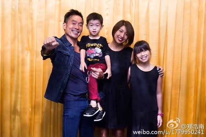 57歲鄭浩南承認婚變,暗示老婆出軌,拍完戲回到家已人去樓空