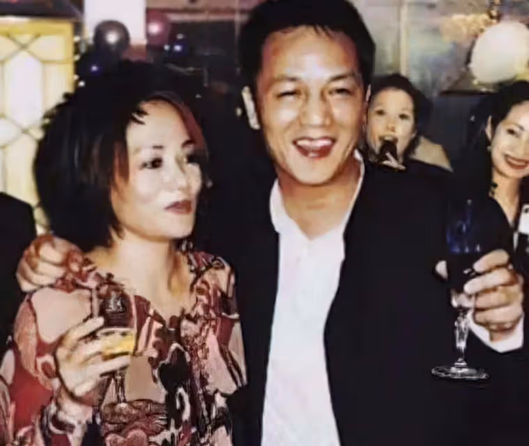 最美亞姐!感情2次受騙「被一巴掌」毀掉大好前途 母親失言「斷絕後路」今48歲仍孤身一人