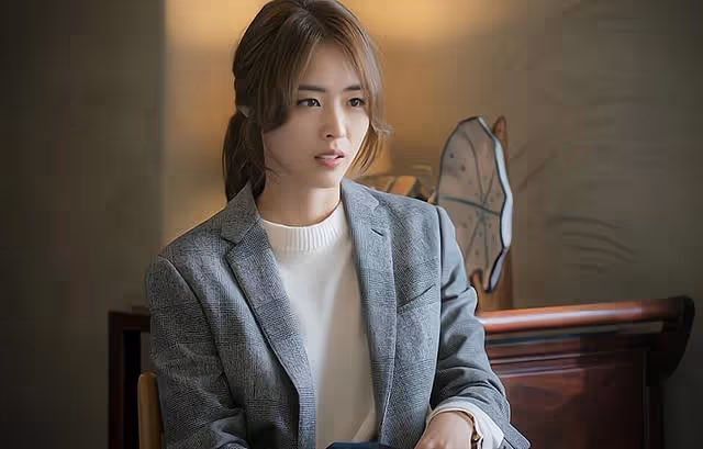 小叔子撞壞我陪嫁車，看完婆婆發的朋友圈，不賠30萬我就報警