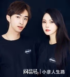 伊能靜髮長文談兒子作品入圍蘇富比拍賣,驕傲炫耀哈利是學霸