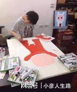 伊能靜髮長文談兒子作品入圍蘇富比拍賣,驕傲炫耀哈利是學霸