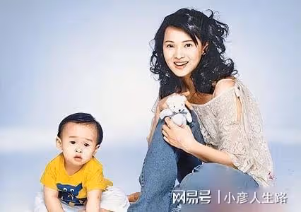 伊能靜驕傲發文,稱兒子作品入選蘇富比拍賣,哈利曾拒絕綜藝邀請