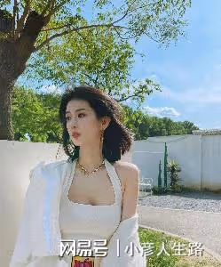 網紅灣灣否認是李易峰交易對象,開無罪證明,證件照曝光超清純