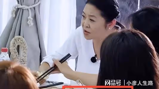 在家裡我從不做飯，不然老婆幹啥？我讓她感覺我沒老婆活不下去