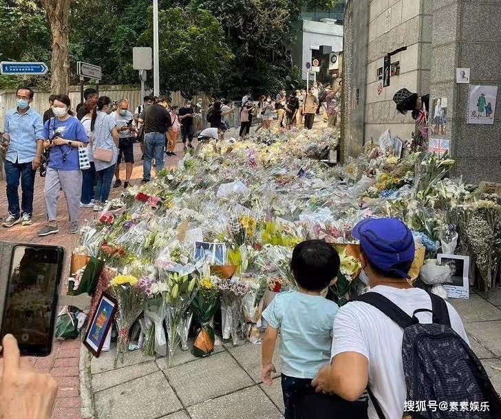 羅家英向大家鞠躬道歉：數典忘祖我做不出，只為表達懷緬之情
