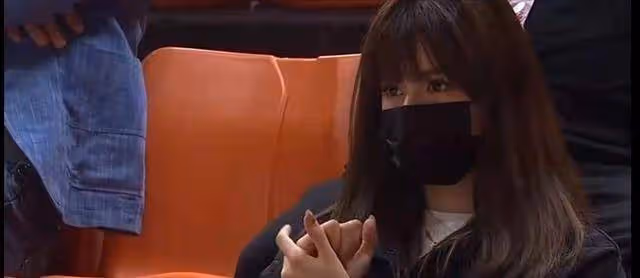 神仙顏值！阿的江女兒現場觀戰遼疆大戰，網友：現實版赤木晴子