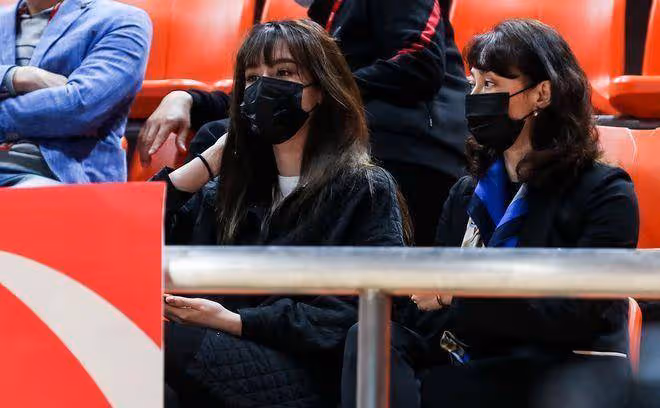 神仙顏值！阿的江女兒現場觀戰遼疆大戰，網友：現實版赤木晴子