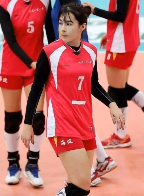 神仙顏值！阿的江女兒現場觀戰遼疆大戰，網友：現實版赤木晴子