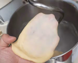 超級無敵香！蒜香黃油肉鬆小餐包！