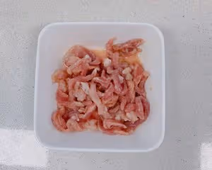 春日限定-京醬肉絲卷春餅