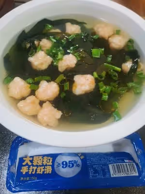 裙帶菜蝦滑湯
