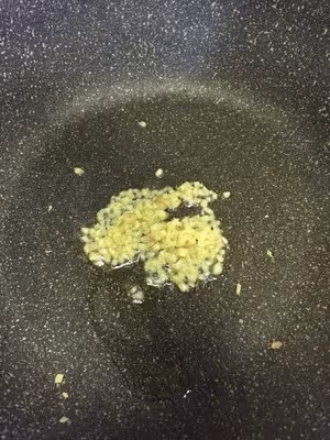 蒜苔炸醬麵