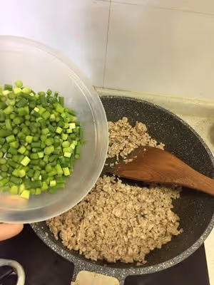 蒜苔炸醬麵
