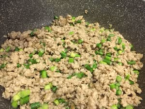 蒜苔炸醬麵