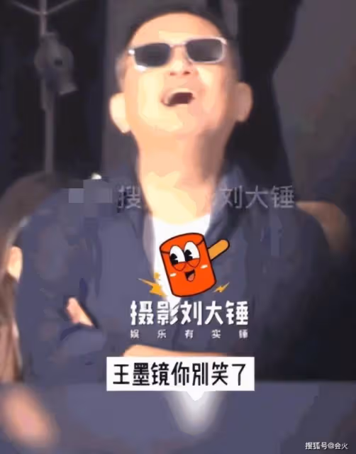 53歲王菲拍性感廣告 穿抹胸裙躺地上曲線妙曼