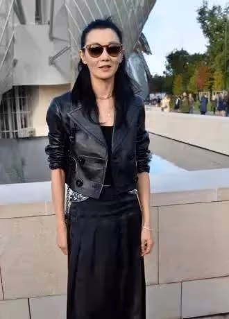 57歲張曼玉近照瘦一大圈 顴骨突出法令紋明顯