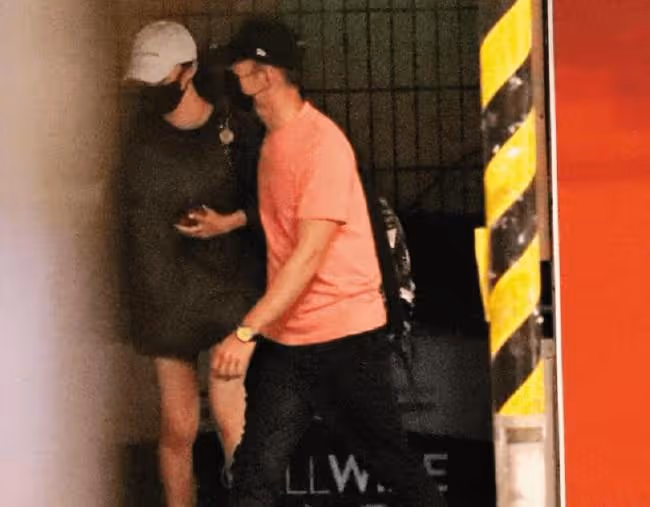 44歲男星疑似婚內出軌 深夜與女星同車搞曖昧