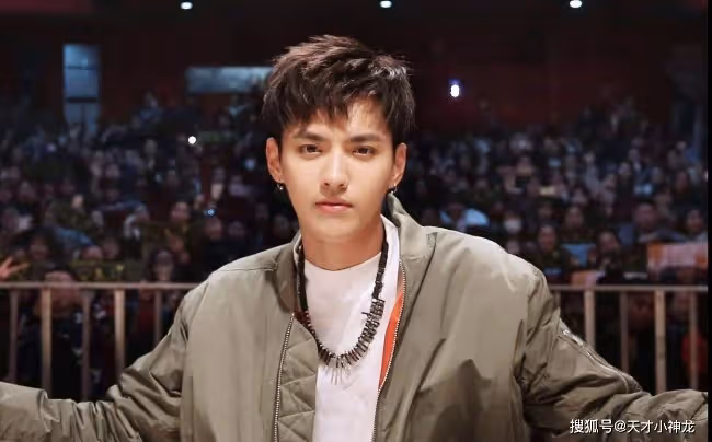 王一博稱完全不認識李某某 卻被扒兩人同框視頻