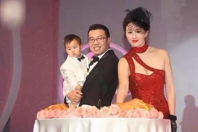 恭喜！39歲知名女星宣布未婚產下二胎，因性格不合與富商前夫離婚