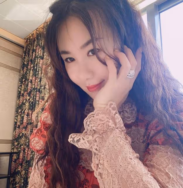 恭喜!39歲知名女星宣布未婚產下二胎,因性格不合與富商前夫離婚