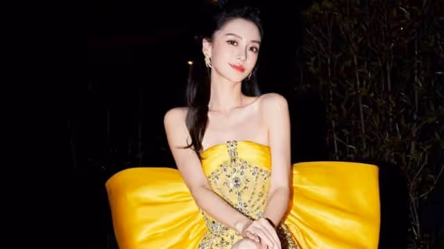 被朋友出賣？Angelababy盤腿抽菸視頻外流