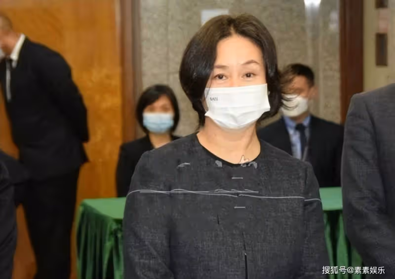 何超瓊帶家人參加家族事業的重要活動，何鴻燊四太也在現場