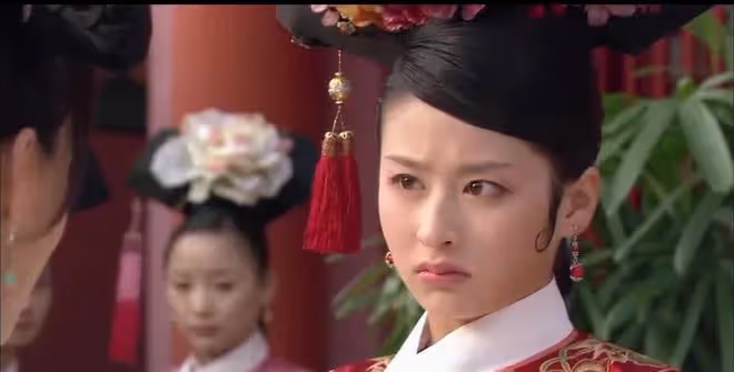 同因《甄嬛傳》走紅,譚松韻成了大女主,為何她卻成了譚的配角