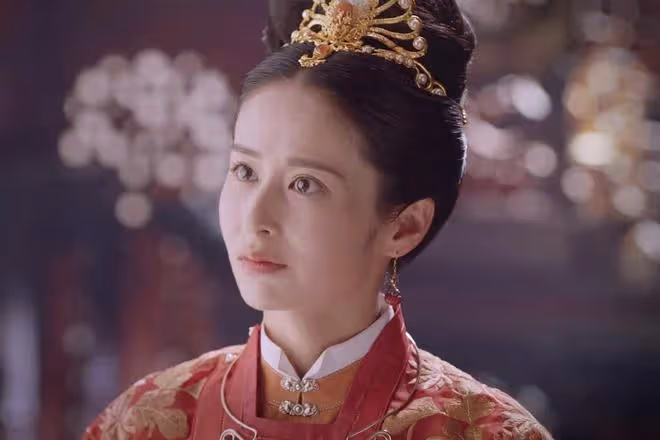 同因《甄嬛傳》走紅,譚松韻成了大女主,為何她卻成了譚的配角