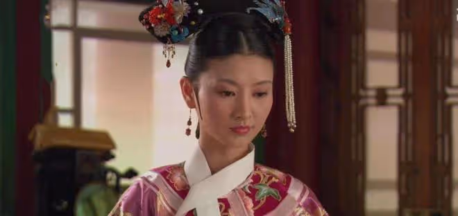 同因《甄嬛傳》走紅,譚松韻成了大女主,為何她卻成了譚的配角