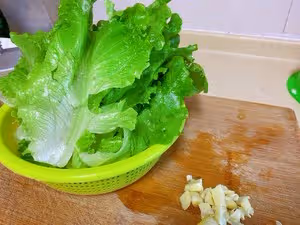 素炒生菜（快手、簡單家常菜）