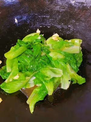 素炒生菜（快手、簡單家常菜）